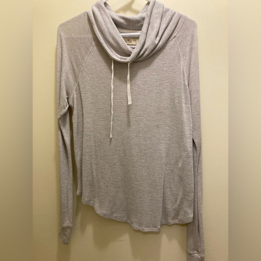 Hollister top